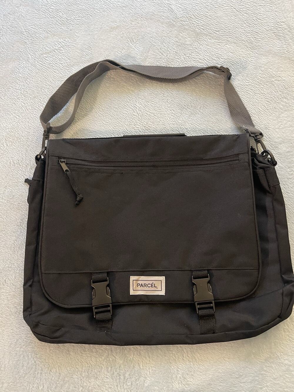 Parcel Canvas Messenger Laptop Over The Shoulder Bag New